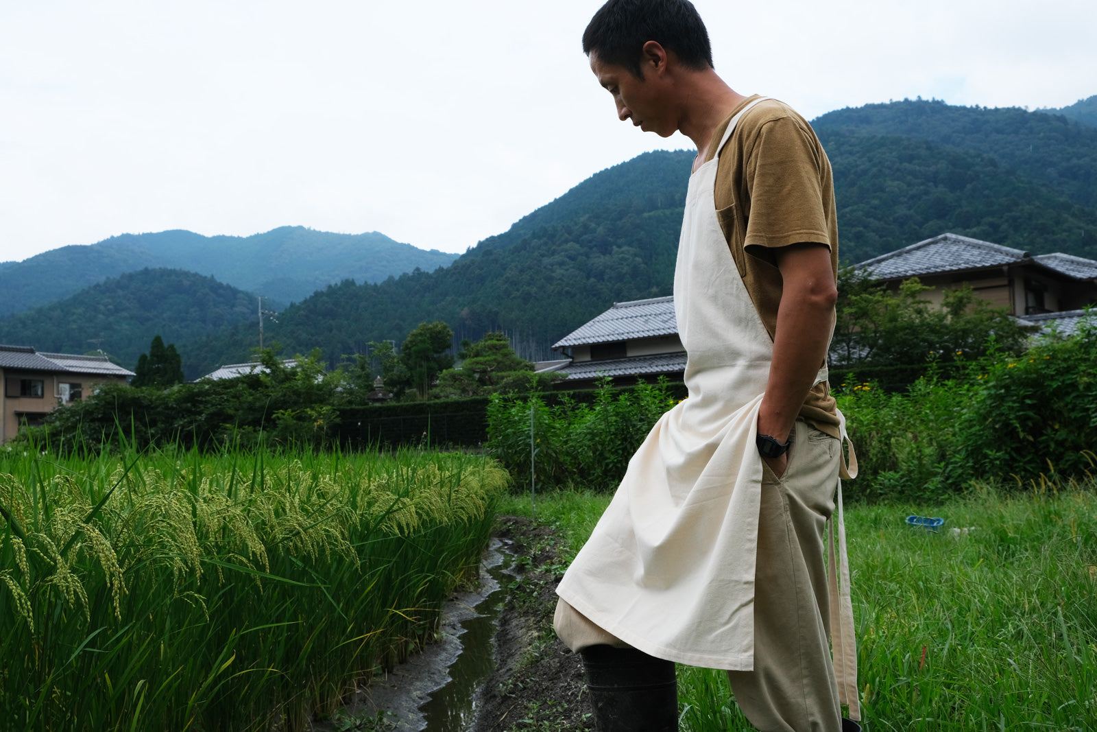 ORGANIC COTTON & UNISEX DESIGN 割ッ烹レ エプロン（KAPPORE APRON